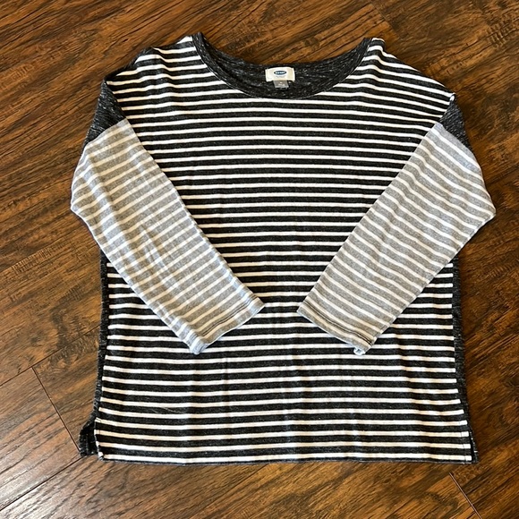 Old Navy Tops - Cute Old Navy striped basic 3/4 sleeve tee
